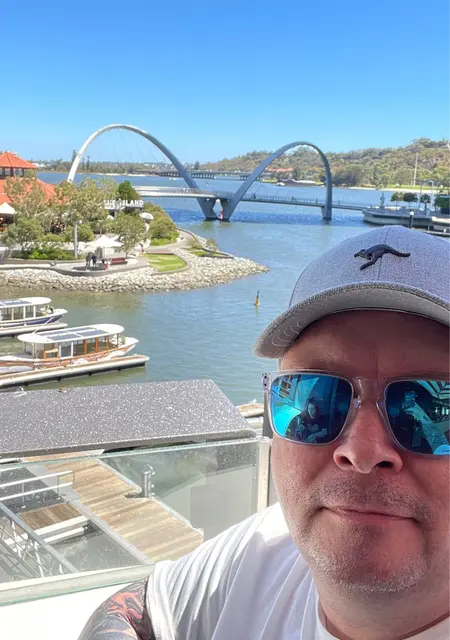 Я Danny, 45, из Лестер, ищу знакомство для общения