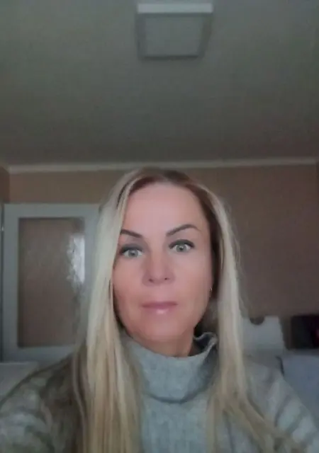 Я Monika, 45, знакомлюсь в Праге