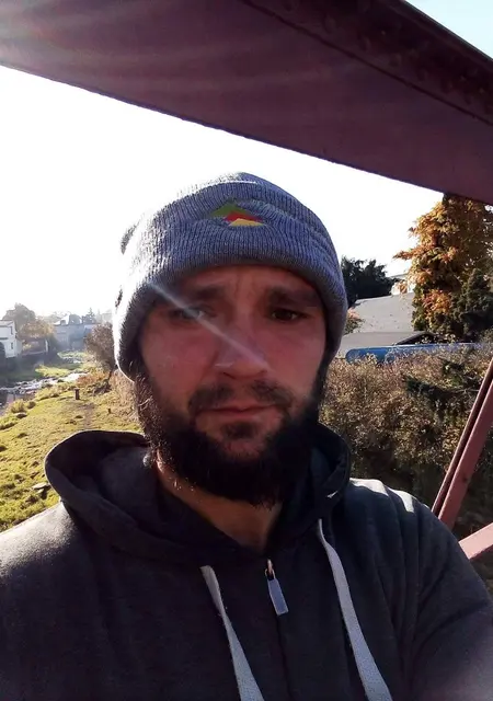 Владимир из Сум, ищу на сайте знакомства на одну ночь