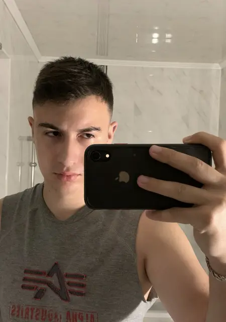 Я Vlad, 23, из Каменца-Подольского, ищу знакомства на одну ночь