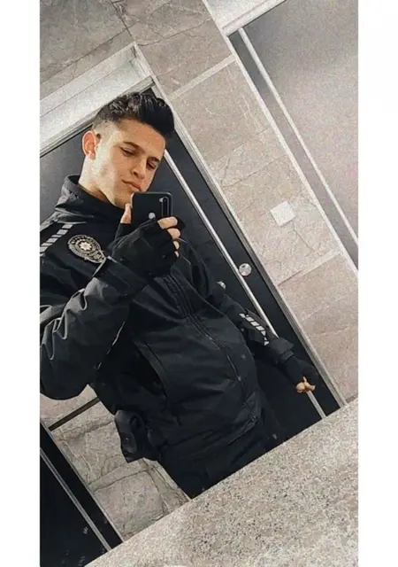 Weyss из Стамбула, мне 23, познакомлюсь