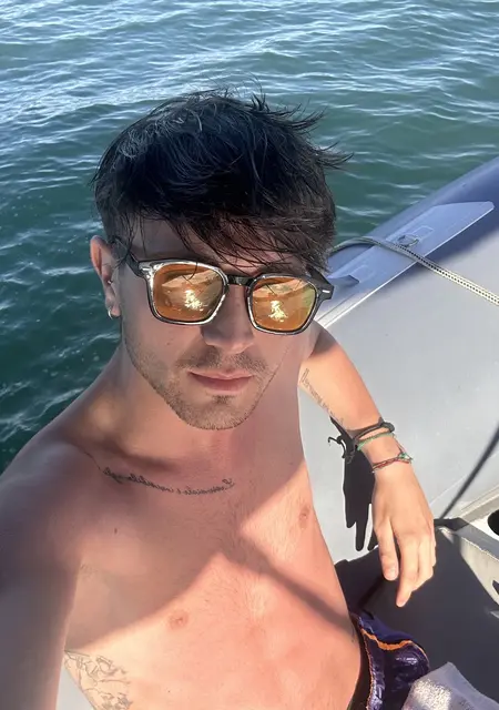 Daniel из Адельфия, мне 23, познакомлюсь на одну ночь