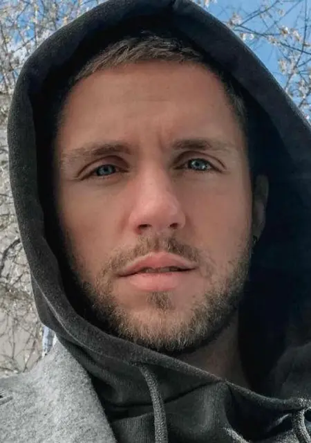 Я Сергей, 30 років з Олександрії, шукаю знайомство для приємного проведення часу