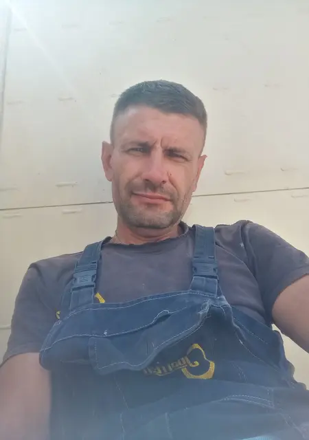 Саша из Лиды, мне 42, познакомлюсь на одну ночь