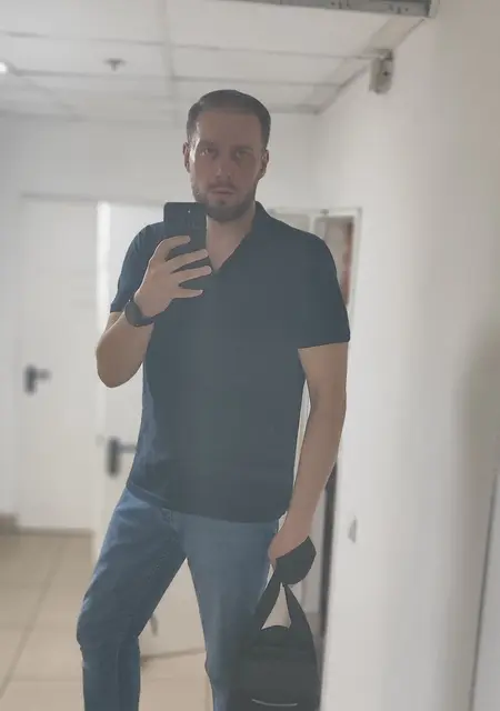 Артем из Макеевки, ищу на сайте дружбу