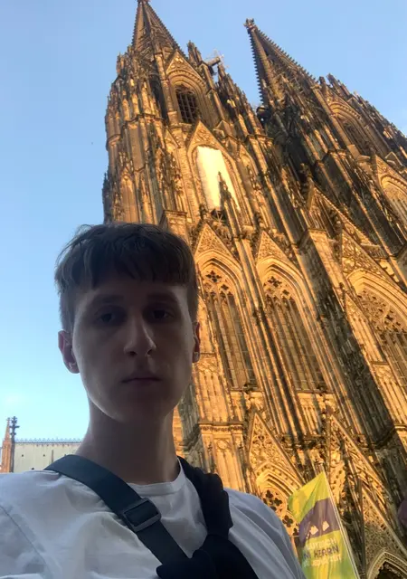 Владислав из Дюссельдорфа, мне 22, познакомлюсь для совместных путешествий