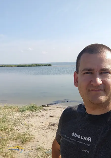 Русик из Макеевки, ищу на сайте приятное времяпровождение