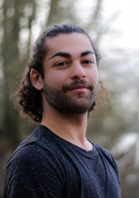 Antoine из Парижа, мне 27, познакомлюсь