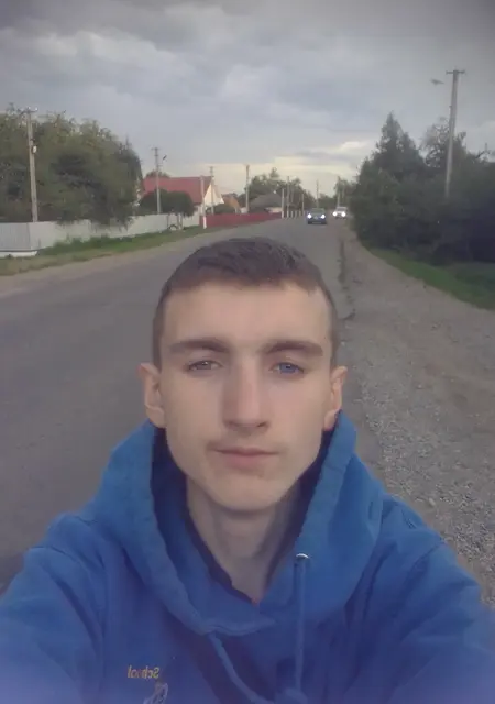 Я Григорій, 20 років, знайомлюсь без зобов'язань у Коломия