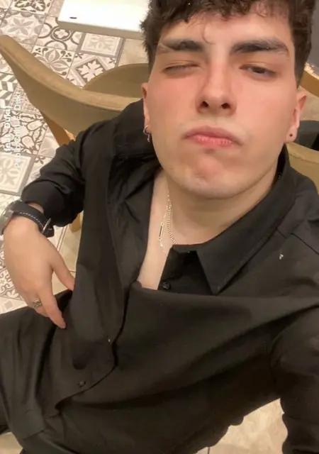 Я Juan, 20, знакомлюсь без обязательств в Буэнос-айресе