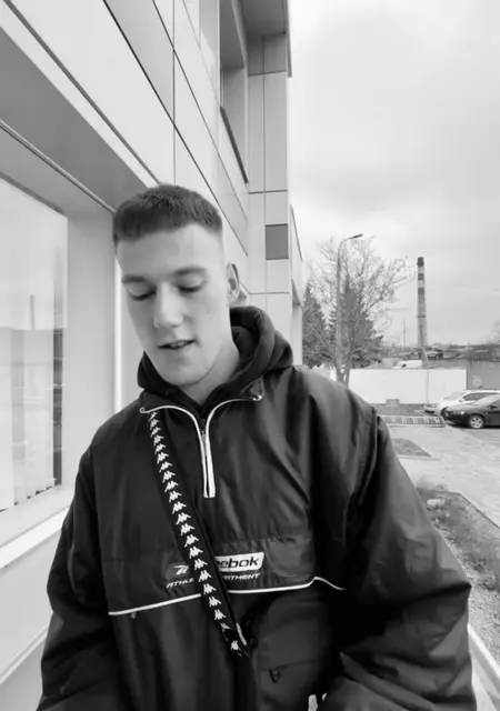 Женя из Жёлтых Воды, мне 25, познакомлюсь для постоянных отношений