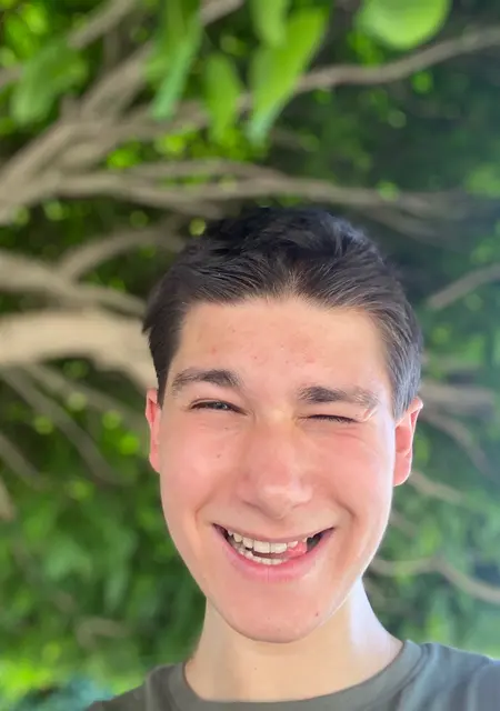 Tykhon з Одеси, мені 21 років, познайомлюсь для спілкування