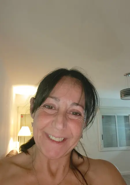 Soy Marta, 48 años de Barcelona, busco conocer gente para lío de una noche
