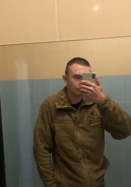 Я Данил, 18, из Харькова, ищу знакомство для общения
