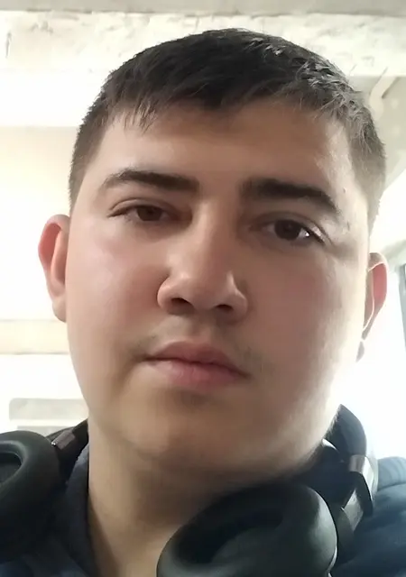 Я Игнат, 19, знакомлюсь на одну ночь в Шымкенте