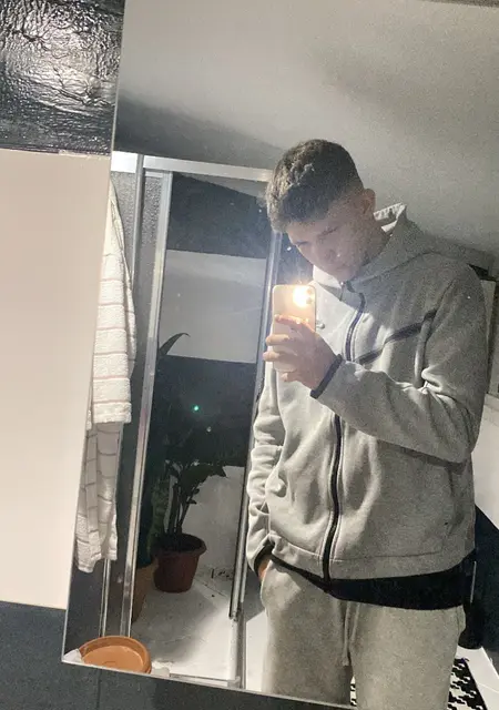 Я Yagi, 19, знакомлюсь для вирта в Боле