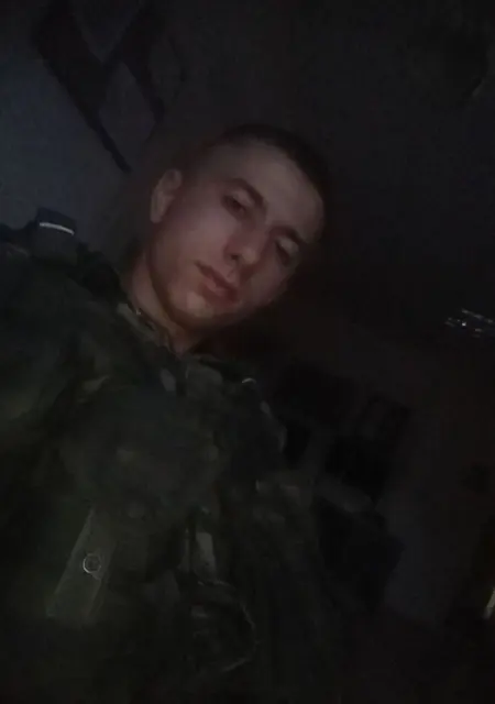 Nikos из Афин, мне 22, познакомлюсь