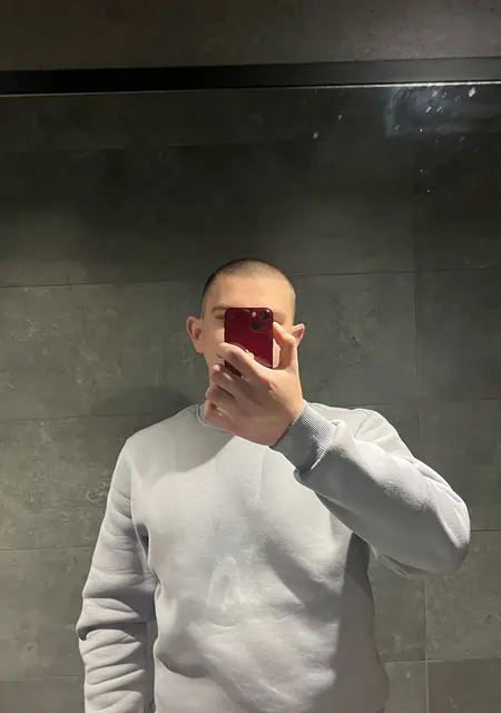 Я Василь, 21, из Львова, ищу знакомство для постоянных отношений