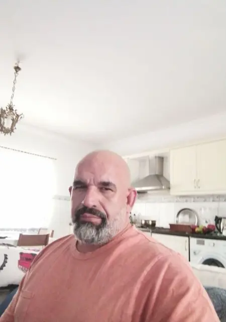 Nelson из Лиссабона, мне 45, познакомлюсь