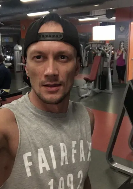 Дмитрий из Днепра, мне 35, познакомлюсь для приятного времяпровождения