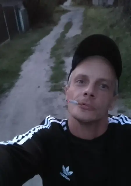 Виталик з Дніпра, шукаю на сайті знайомства на одну ніч