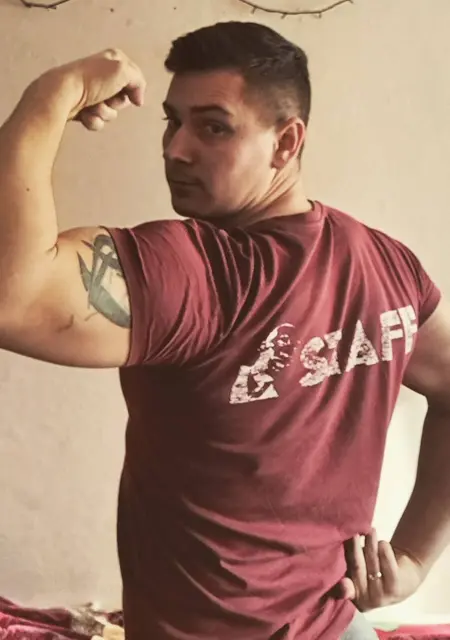 Я Артем, 31 років з Стрий, шукаю знайомства без зобов'язань