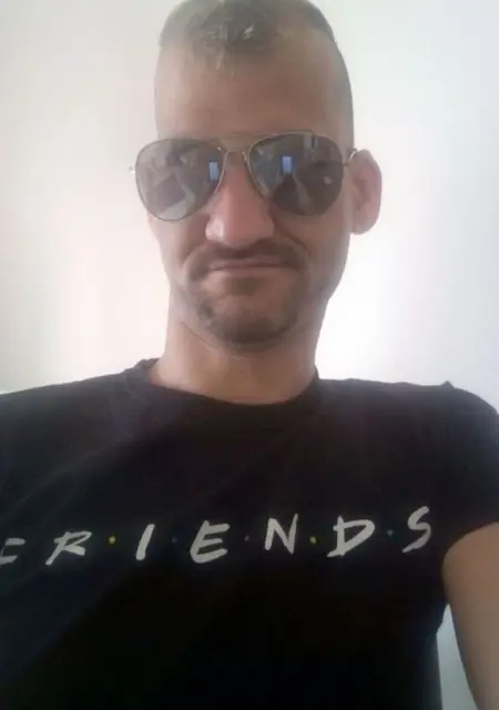 Я Jnn, 35, из Праги, ищу знакомство