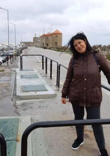 Alexandra из Афин, мне 45, познакомлюсь