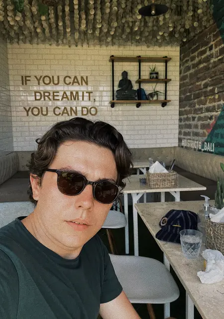 Я Иван, 29, из Геленджика, ищу знакомства без обязательств