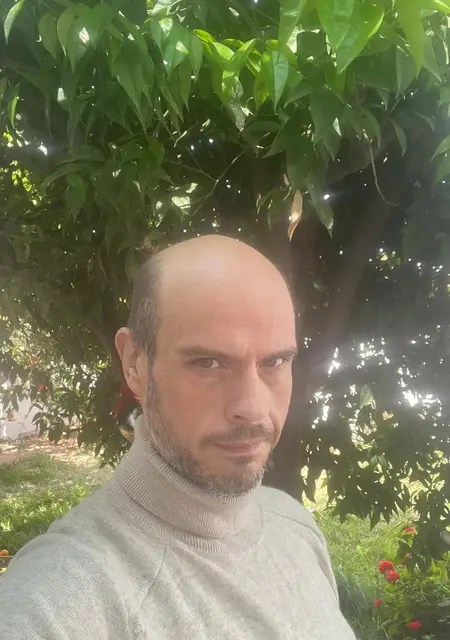 George de Málaga, tengo 48 años, listo para conocer para pasatiempo agradable