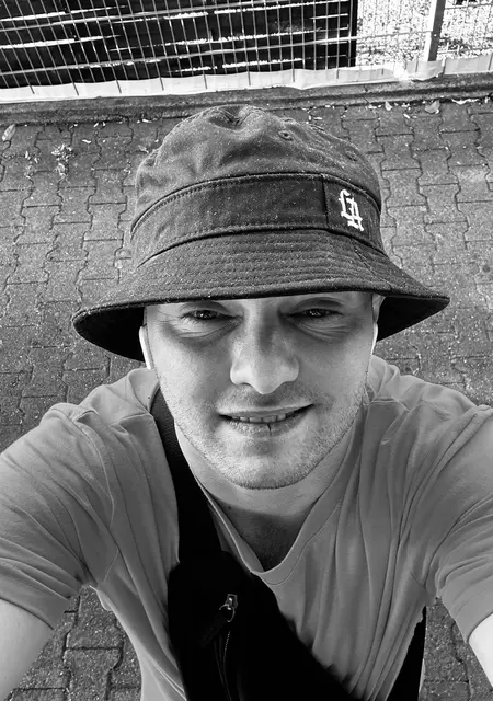 Виталий из Майнца, ищу на сайте знакомства на одну ночь