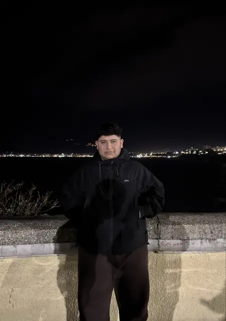 Erdem из Анталии, мне 18, познакомлюсь на одну ночь