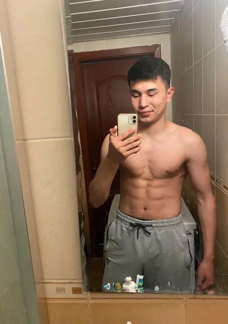 Я Nurbol, 21, из Алматы, ищу знакомства без обязательств