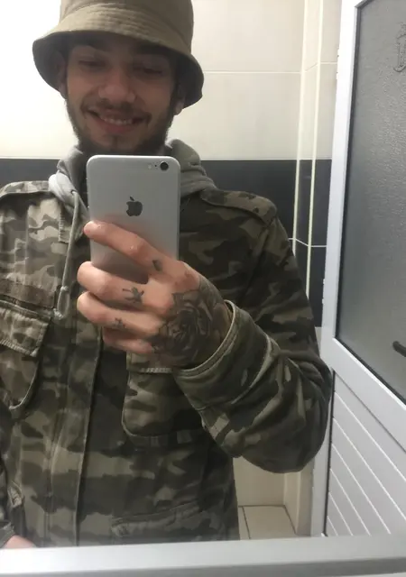 Я Вова, 27 років, знайомлюсь на одну ніч у Ужгороде