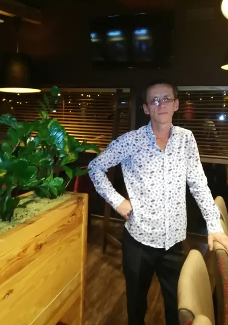 Василь з Рівного, мені 44 років, познайомлюсь для дружби