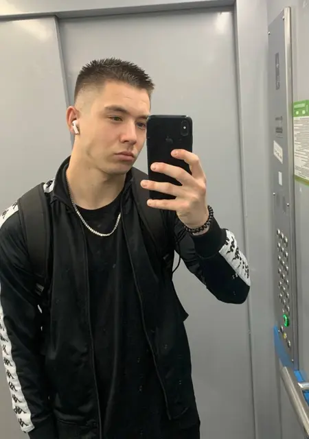 Максим з Києва, мені 23 років, познайомлюсь на одну ніч