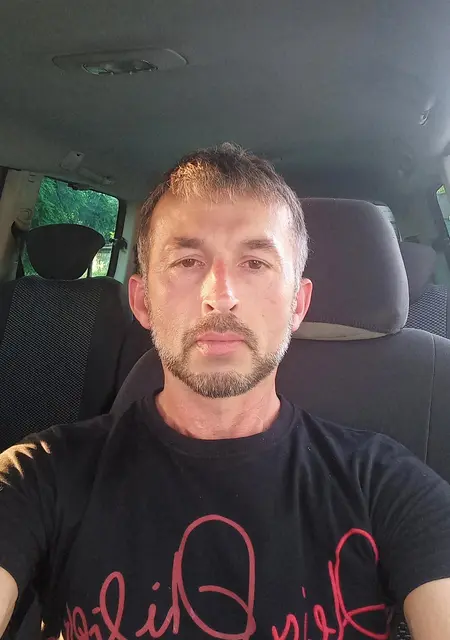 Я Олег, 50 років з Дніпра, шукаю знайомство для спілкування