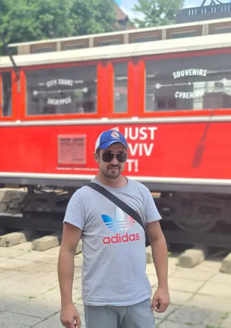 Александр из Львова, ищу на сайте знакомства на одну ночь