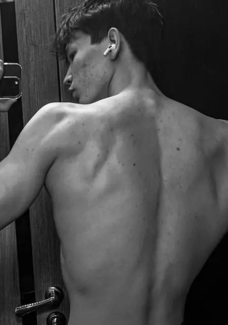 Алихан из Алматы, мне 19, познакомлюсь на одну ночь