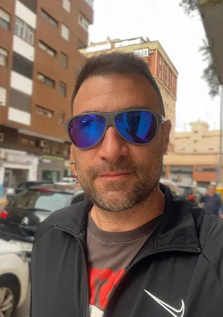 Soy Benja, 39 años de Valencia, busco conocer gente para relación sin ataduras