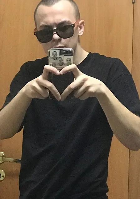 Игорь из Макеевки, мне 19, познакомлюсь на одну ночь