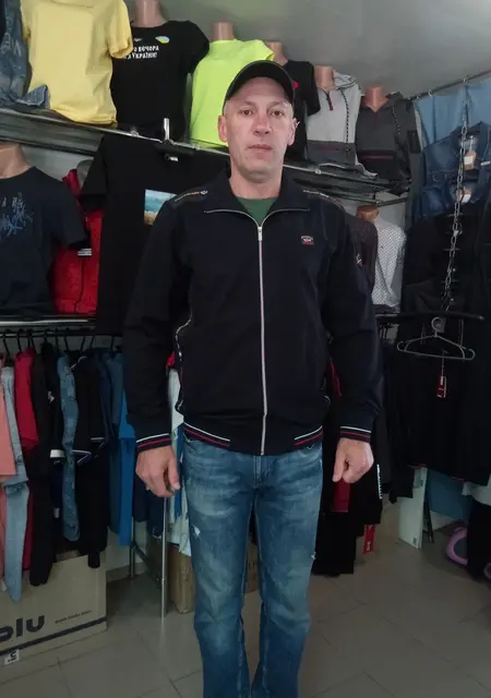 Виталий из Львова, мне 49, познакомлюсь на одну ночь