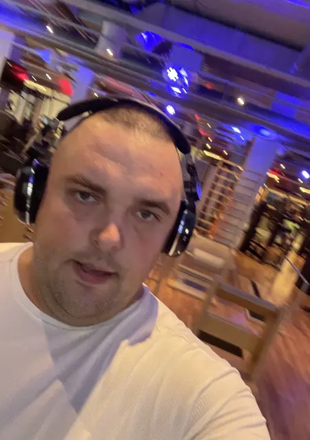 Дмитрий из Алмады, мне 35, познакомлюсь на одну ночь