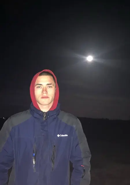 Я Саня, 18, знакомлюсь без обязательств в Гомеле