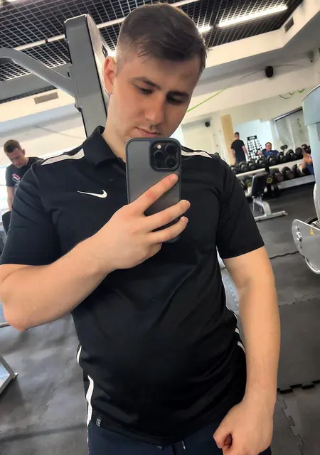 Саша из Броваров, ищу на сайте знакомства без обязательств