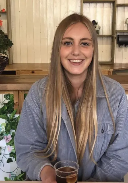 Christine из Лондона, мне 25, познакомлюсь