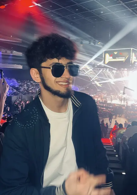 Акаи из Берлина, мне 22, познакомлюсь на одну ночь