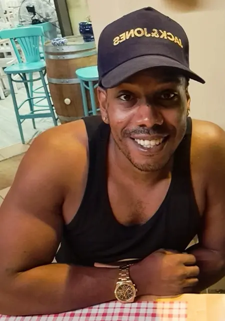 Soy Francis, 36 años, conociéndome para relación sin ataduras en Barcelona