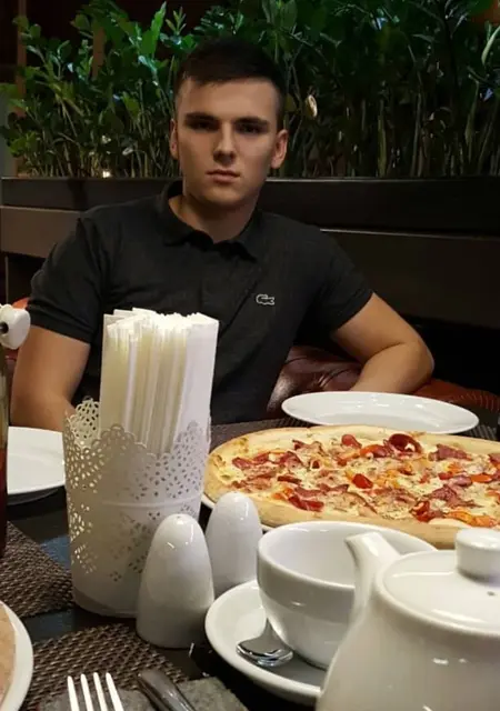 Slavik из Мукачева, ищу на сайте знакомства без обязательств