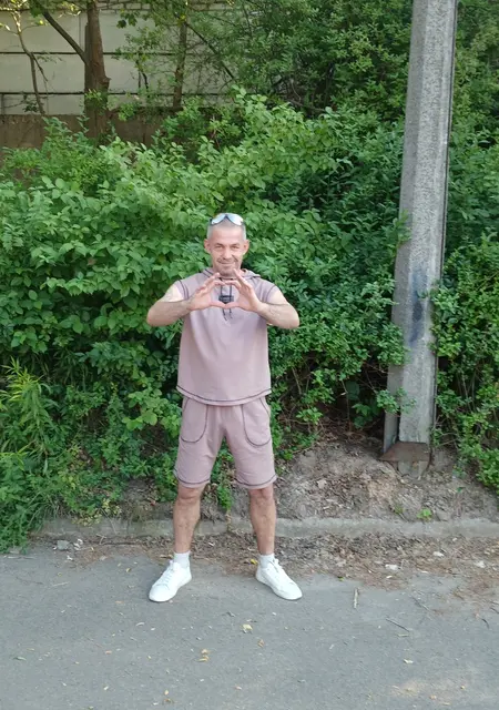 Я Aleksandr, 49, знакомлюсь без обязательств в Черкассах